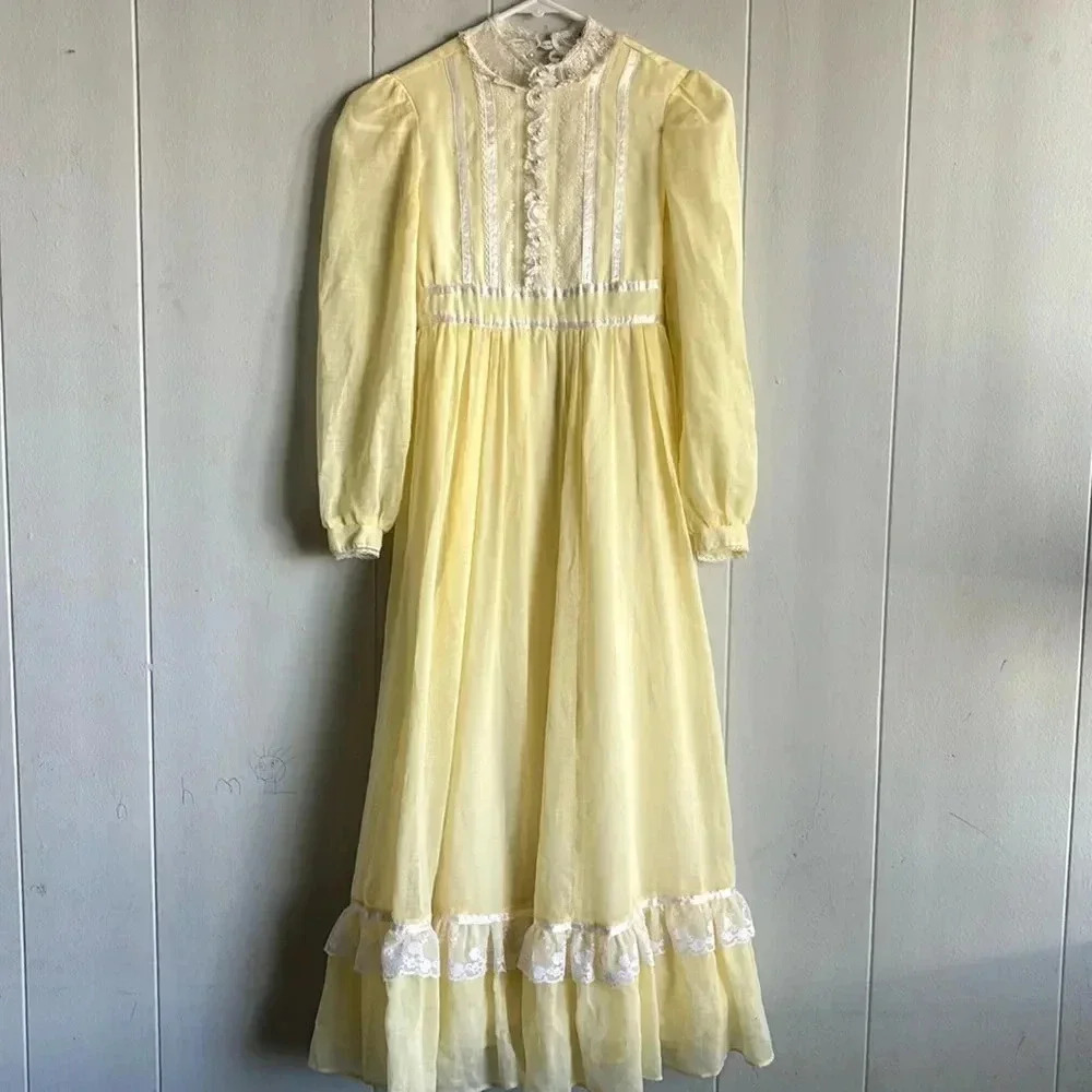 70s vintage Gunne Sax Jessica Romantic Prairie Style Maxi Bridal lace dress